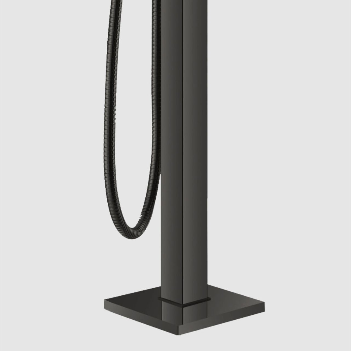 Aqua Squadra Floor Mounted Soker Tub Faucet Black