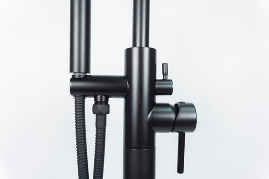 Aqua Ronda Floor Mounted Soker Tub Faucet Black