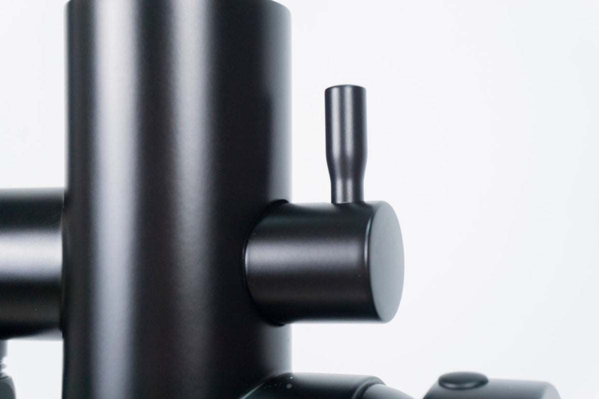 Aqua Ronda Floor Mounted Soker Tub Faucet Black